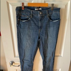 Levi’s Slimming Skinny Jeans